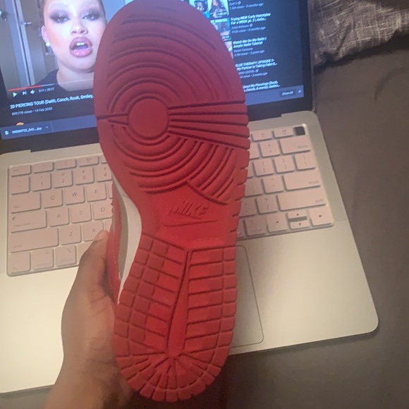 *SOLD* Nike Dunks low - Picture 6 of 7